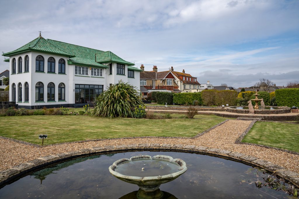 Art Deco House Two Ponds Art Deco House Two Ponds